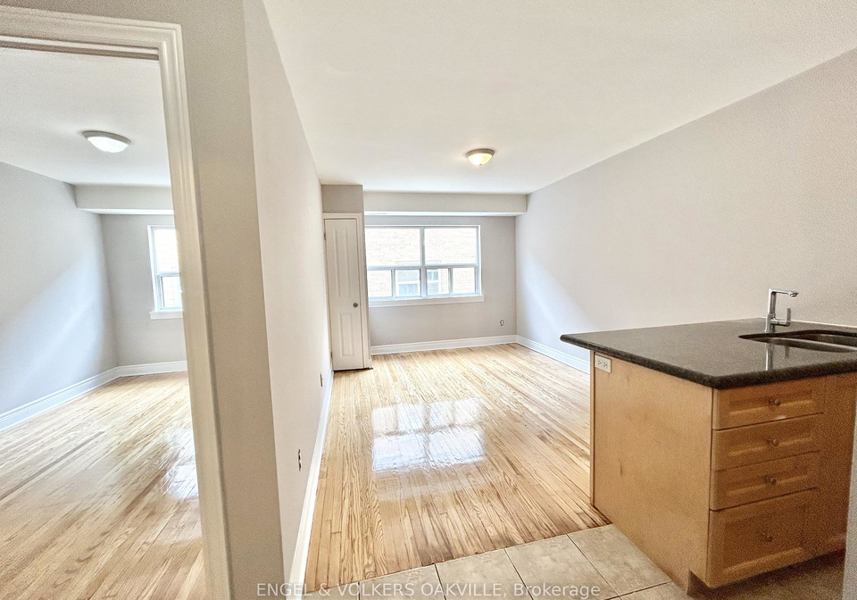 15-thirty-third-street-etobicoke-ontario-w13012724