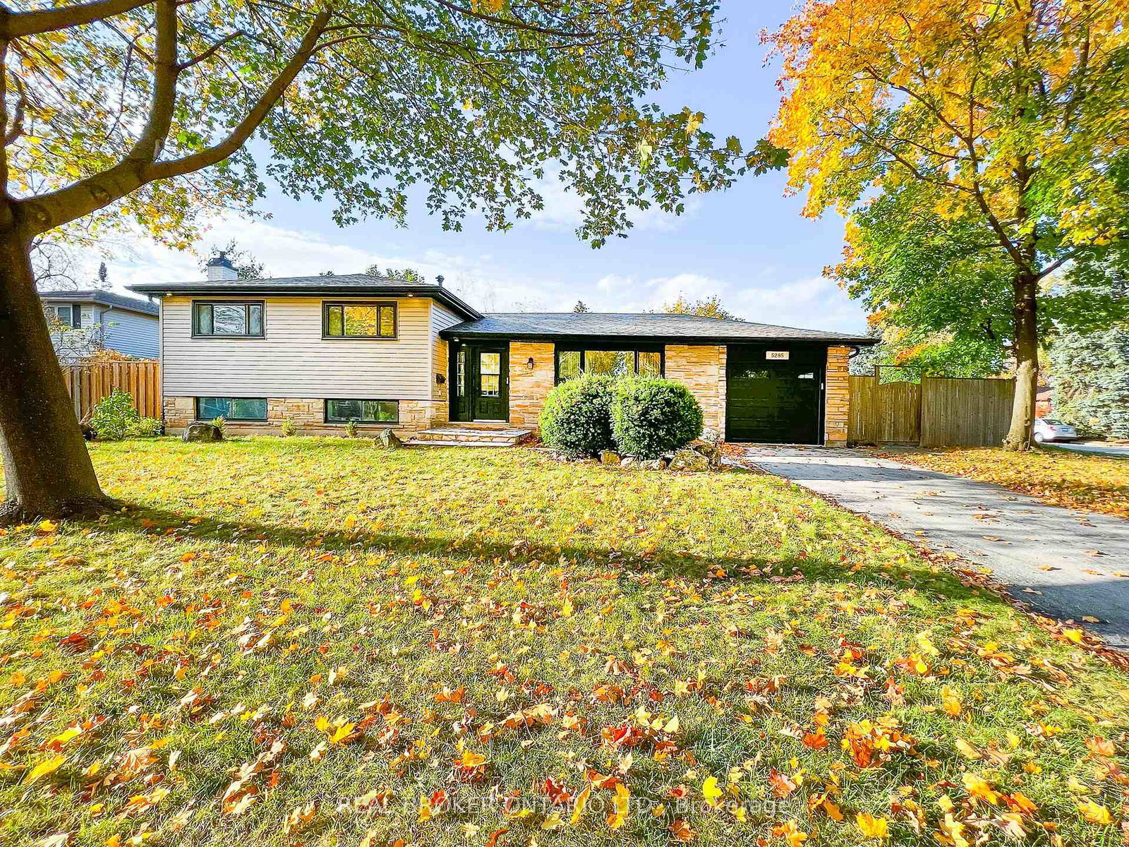 5285-woodhaven-court-burlington-ontario-w13012728