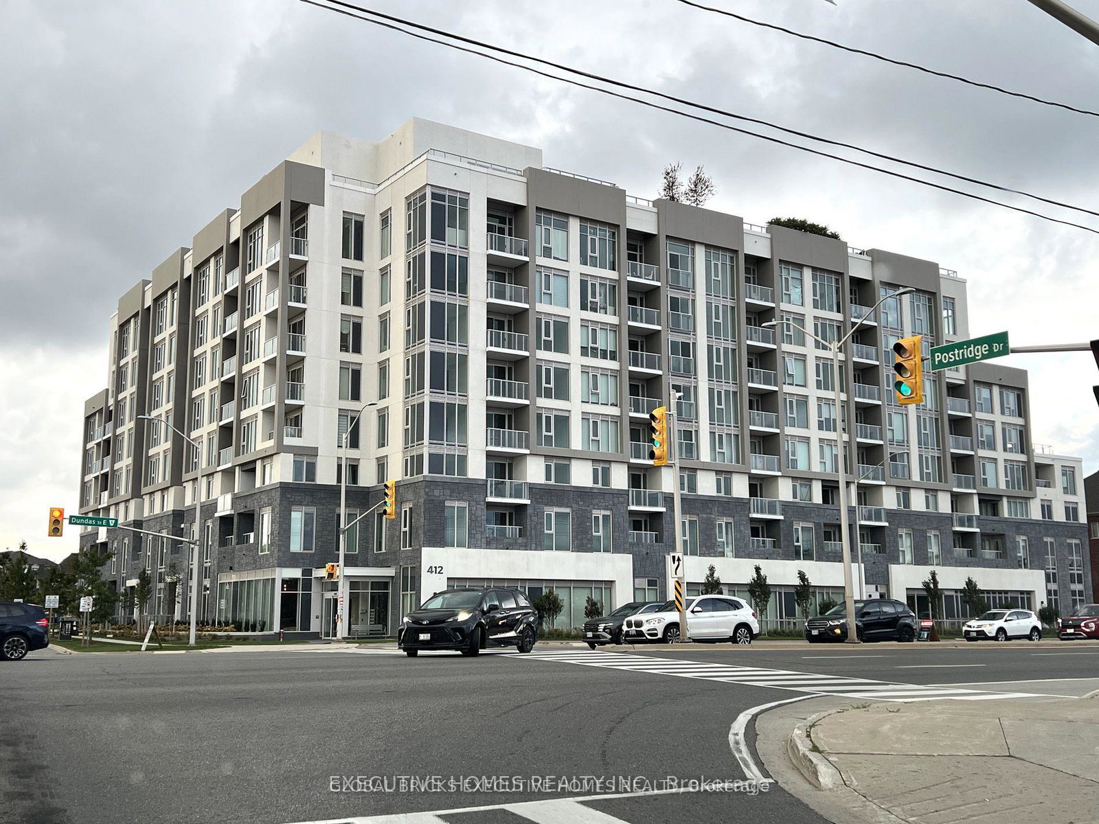 412-silver-maple-road-oakville-ontario-w13013206
