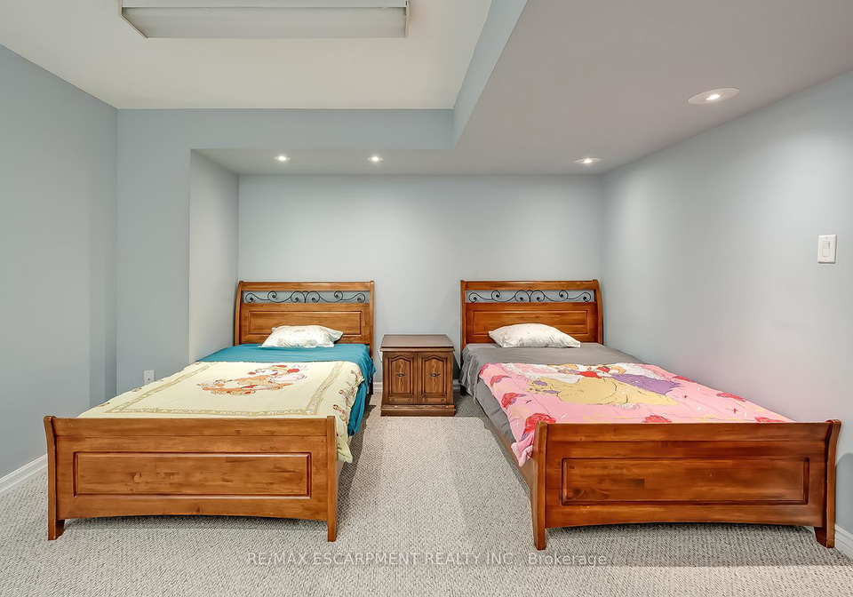 5410-duchess-court-burlington-ontario-w13013464