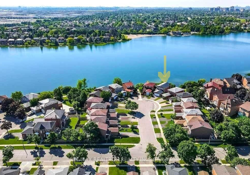 22-peaceful-place-brampton-ontario-w13013602
