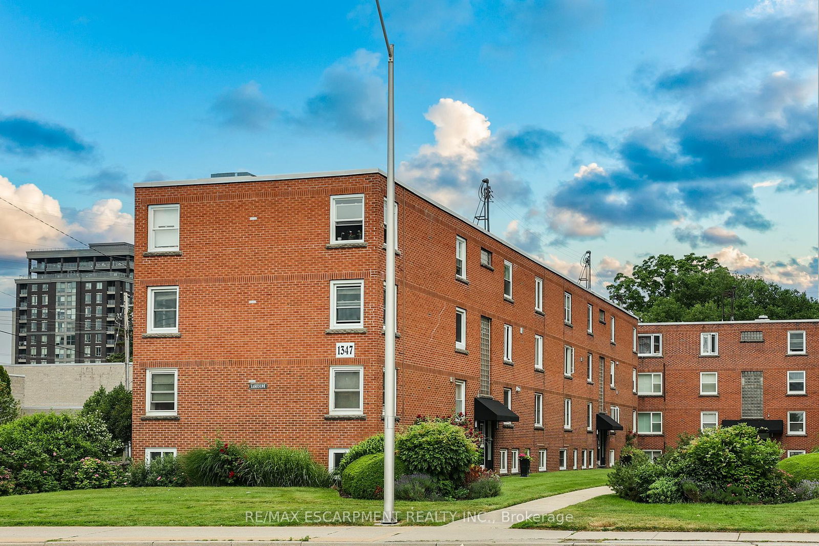 1347-lakeshore-road-burlington-ontario-w13013606