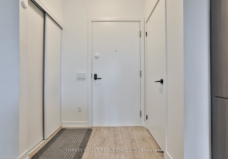 215-lakeshore-road-w-mississauga-ontario-w13013776