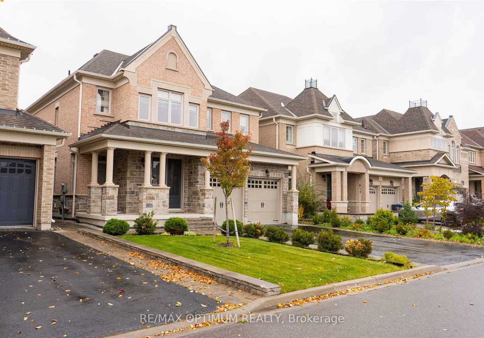 43-legendary-circle-brampton-ontario-w13013988