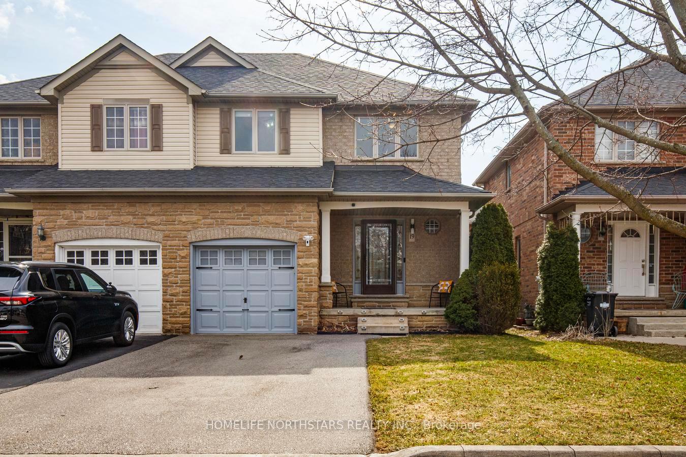 19-stable-gate-brampton-ontario-w13014052