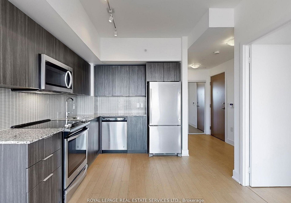 30-shore-breeze-drive-etobicoke-ontario-w13014108