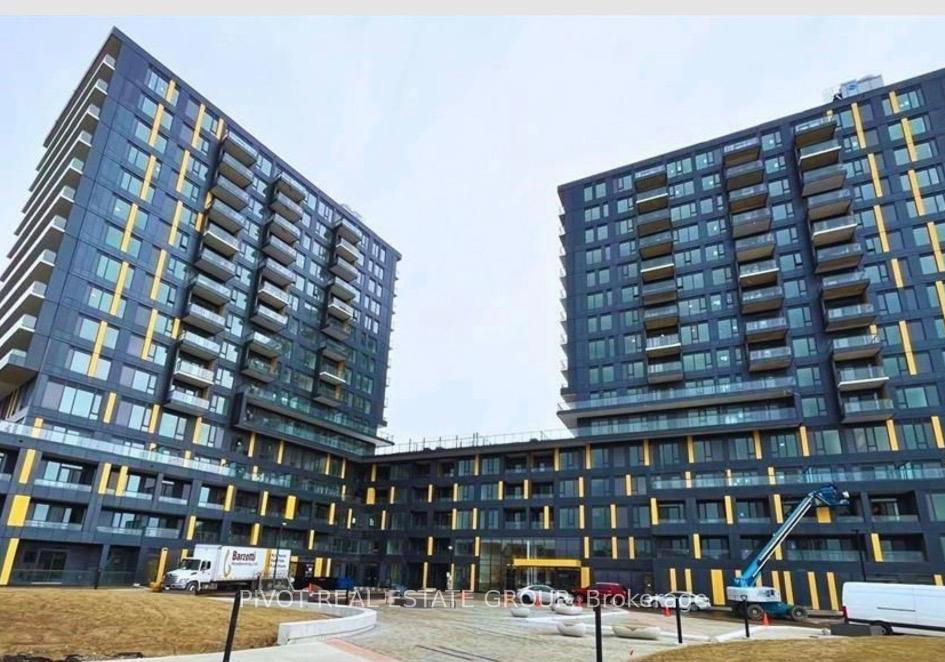 4878-powers-common-burlington-ontario-w13014192