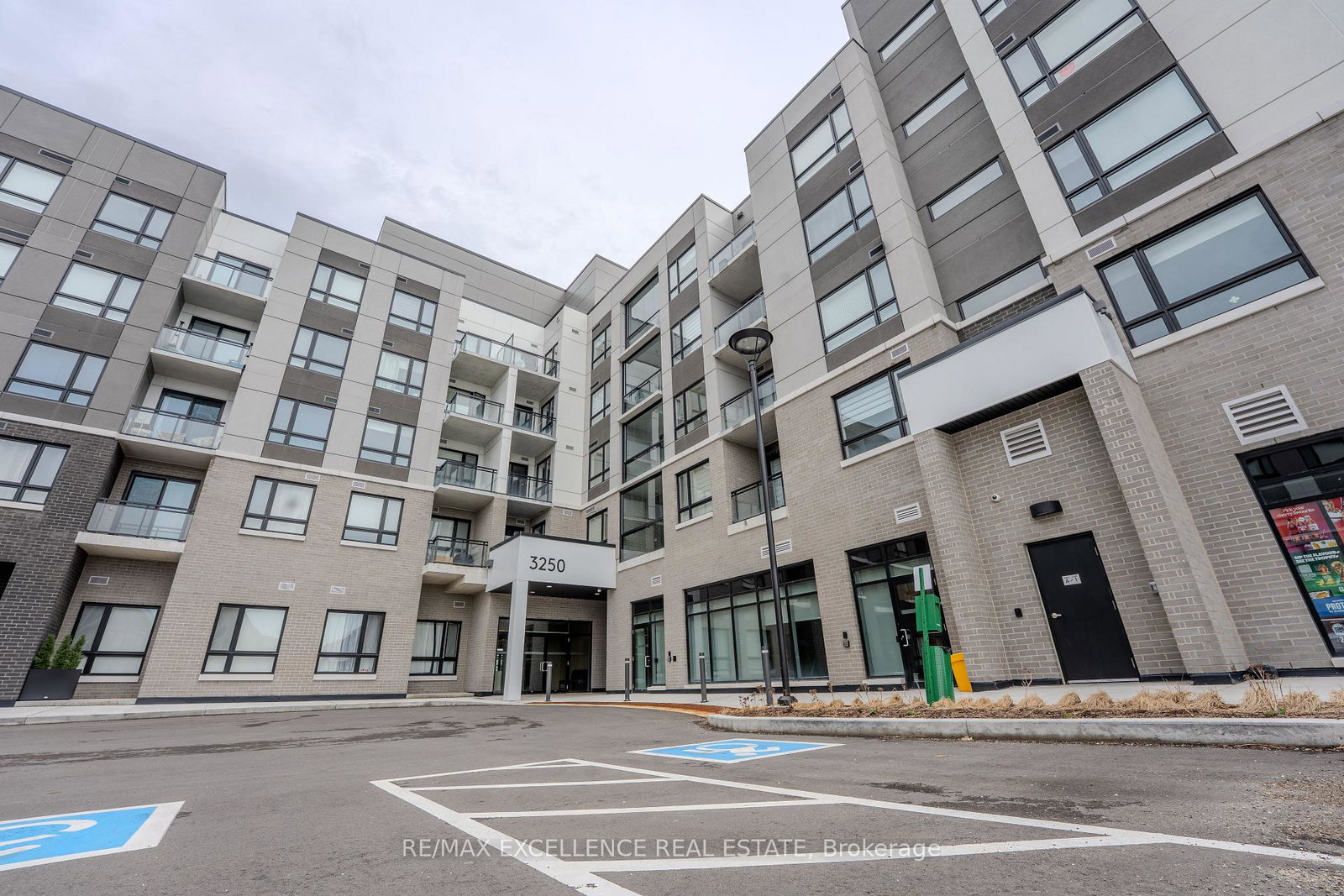 3250-carding-mill-trail-oakville-ontario-w13014292