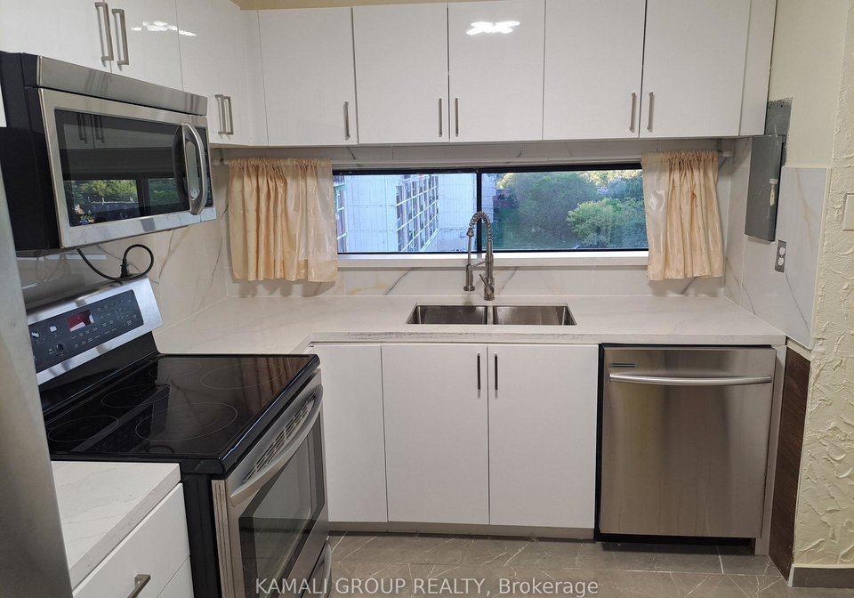 4645-jane-street-york-ontario-w13014386