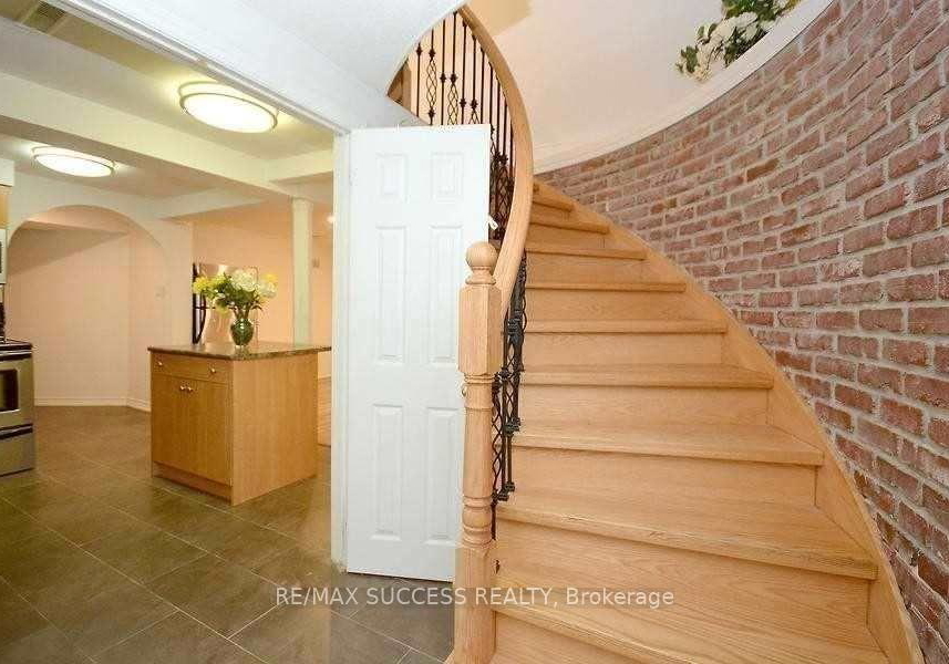 422-silverthorne-crescent-mississauga-ontario-w13014472