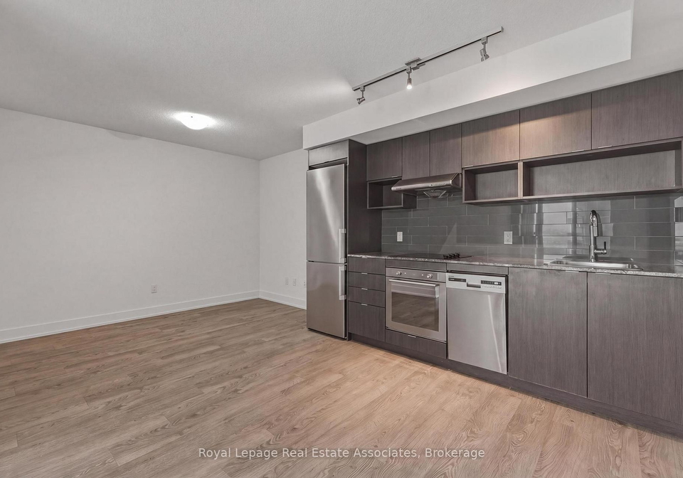 7-mabelle-avenue-etobicoke-ontario-w13014916