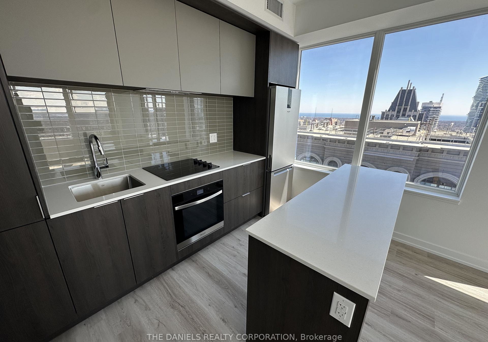 395-square-one-drive-mississauga-ontario-w13015446