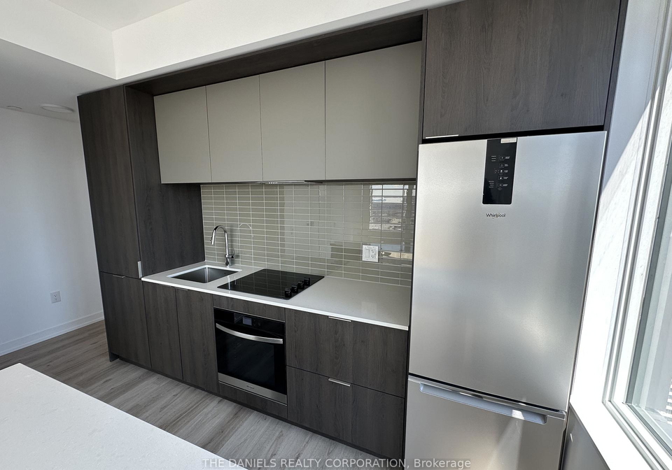 395-square-one-drive-mississauga-ontario-w13015446