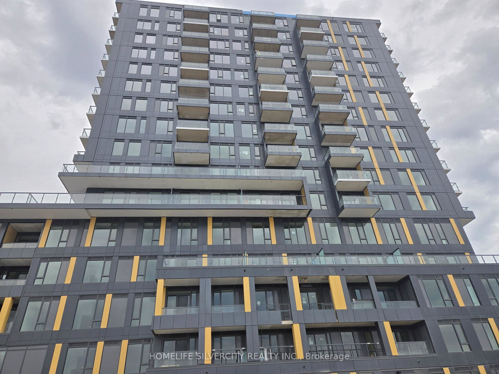4878-powers-common-burlington-ontario-w13015922