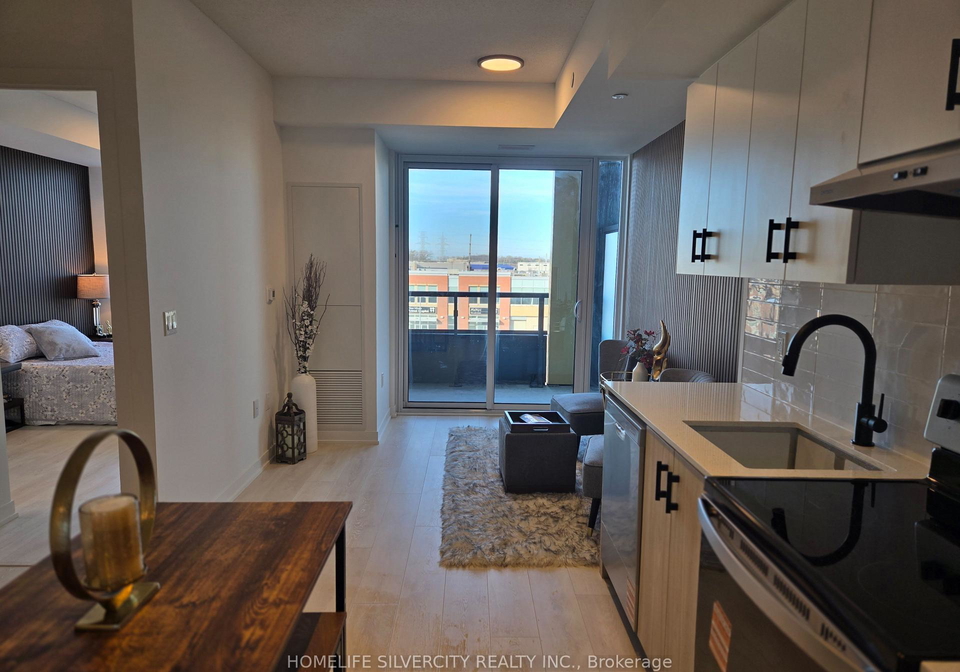 4878-powers-common-burlington-ontario-w13015998