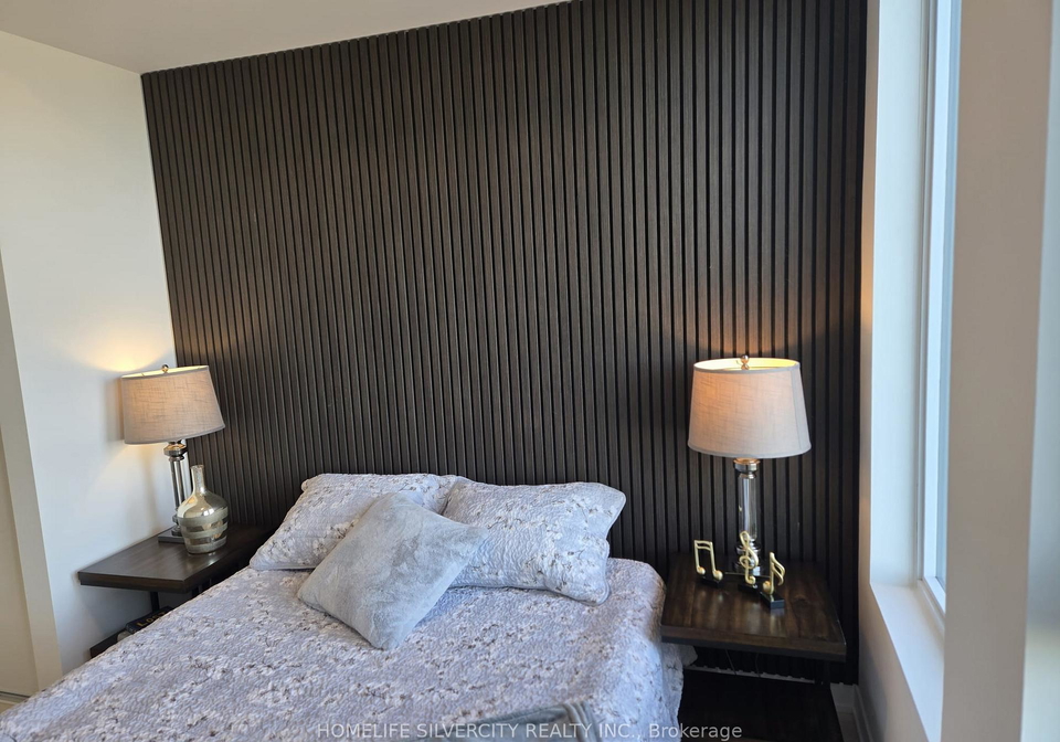 4878-powers-common-burlington-ontario-w13015998