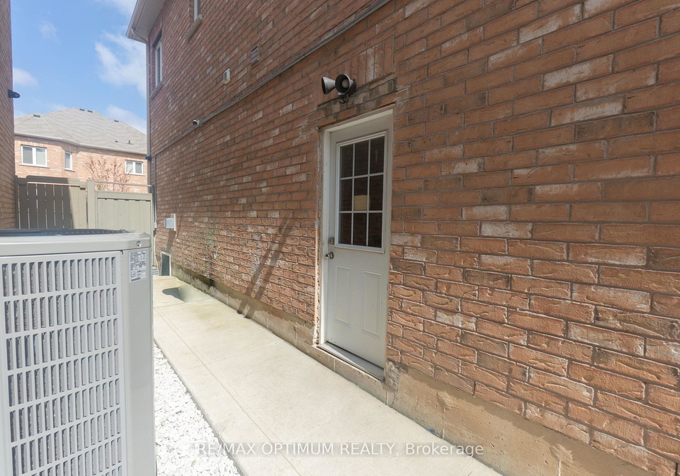 3-lampman-crescent-brampton-ontario-w13016078