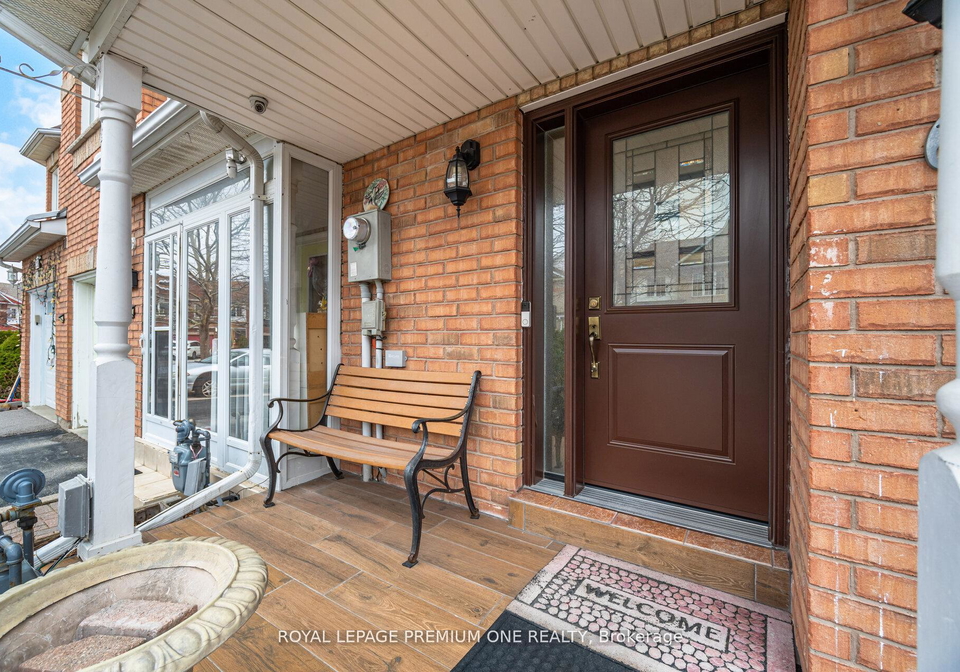 64-mare-crescent-etobicoke-ontario-w13016106