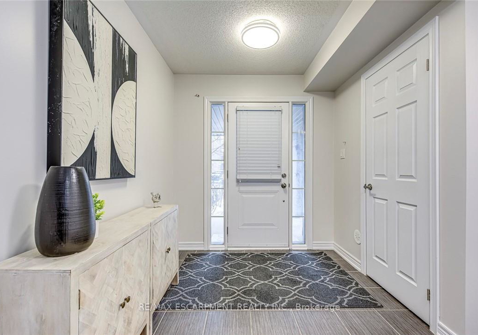 2435-greenwich-drive-oakville-ontario-w13016142