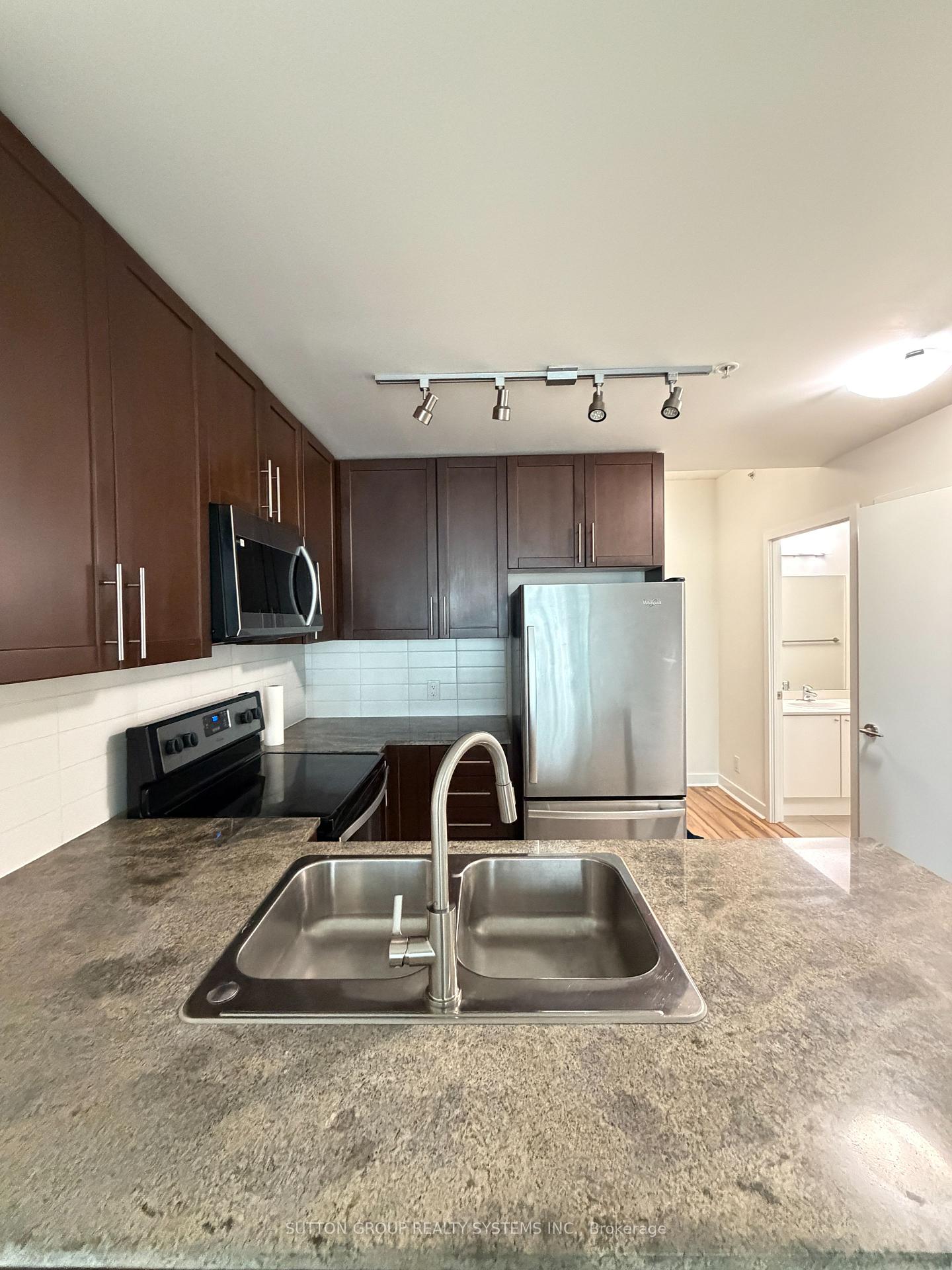 3985-grand-park-drive-mississauga-ontario-w13016318