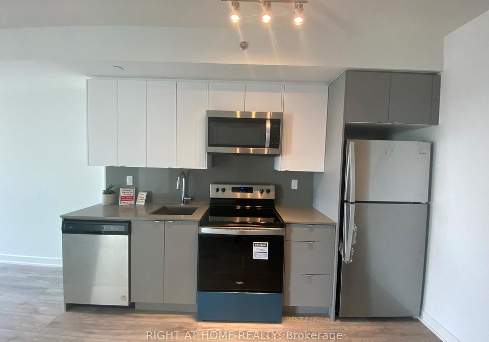 3200-dakota-common-burlington-ontario-w13016570