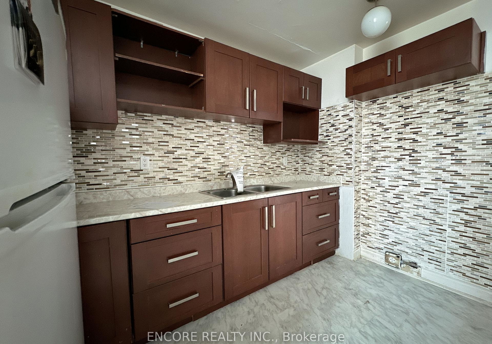 340-dixon-road-etobicoke-ontario-w13017242