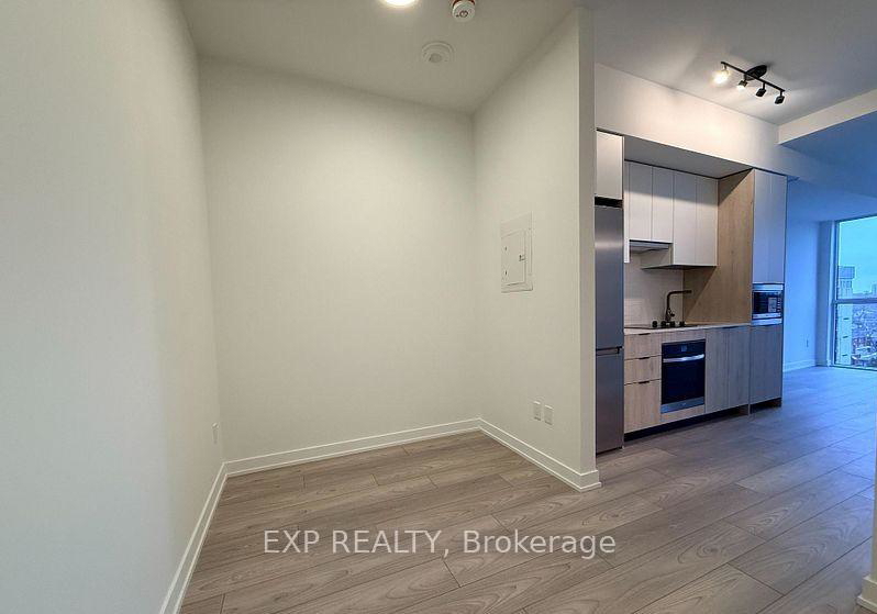 1007-the-queensway-way-etobicoke-ontario-w13017362