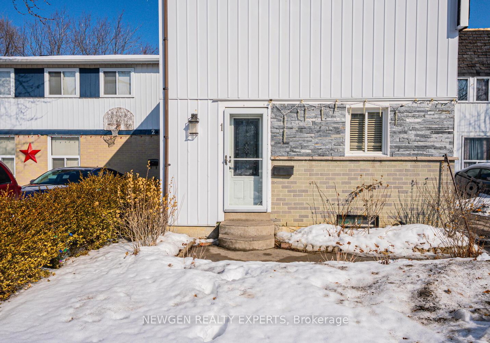 1-jacobs-square-brampton-ontario-w13017370