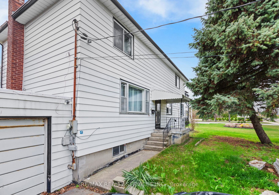 1524-indian-grove-mississauga-ontario-w13017532