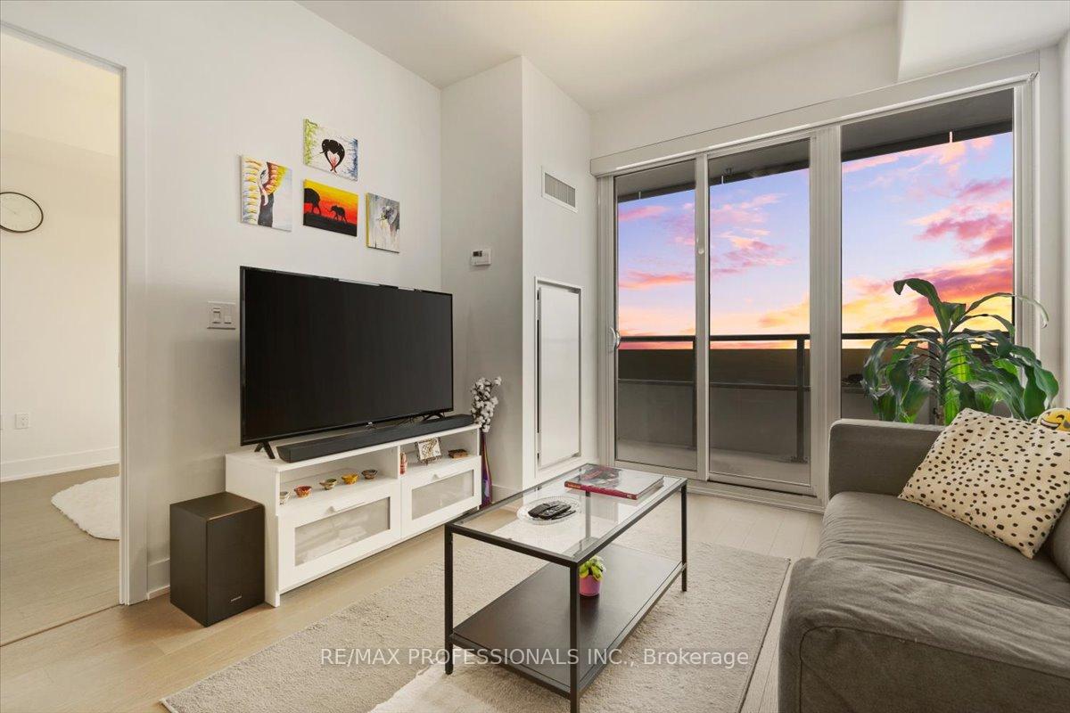 30-shore-breeze-drive-etobicoke-ontario-w13018638