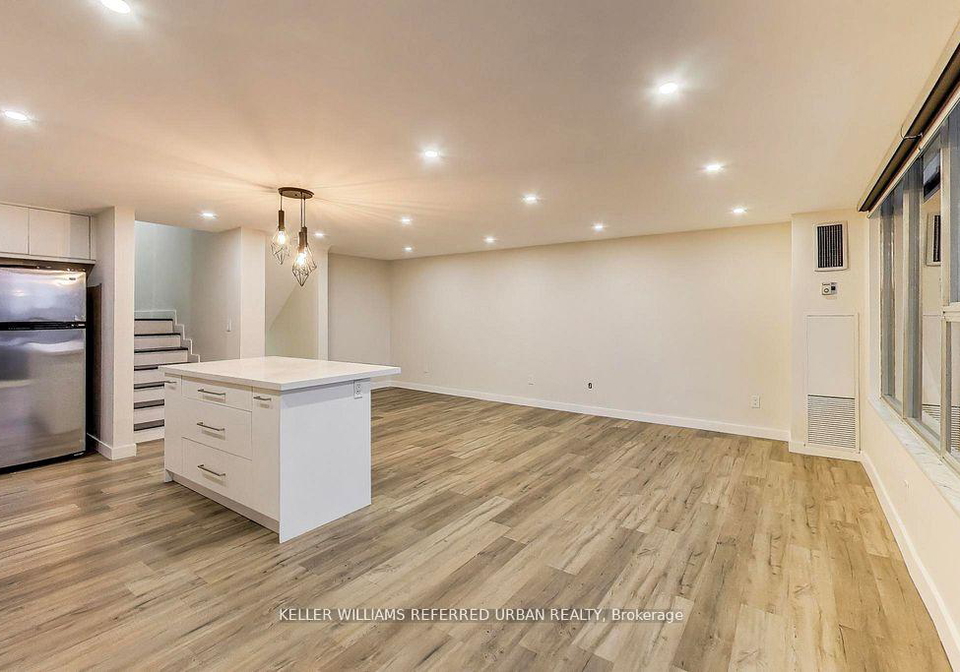 11-wincott-drive-etobicoke-ontario-w13019276
