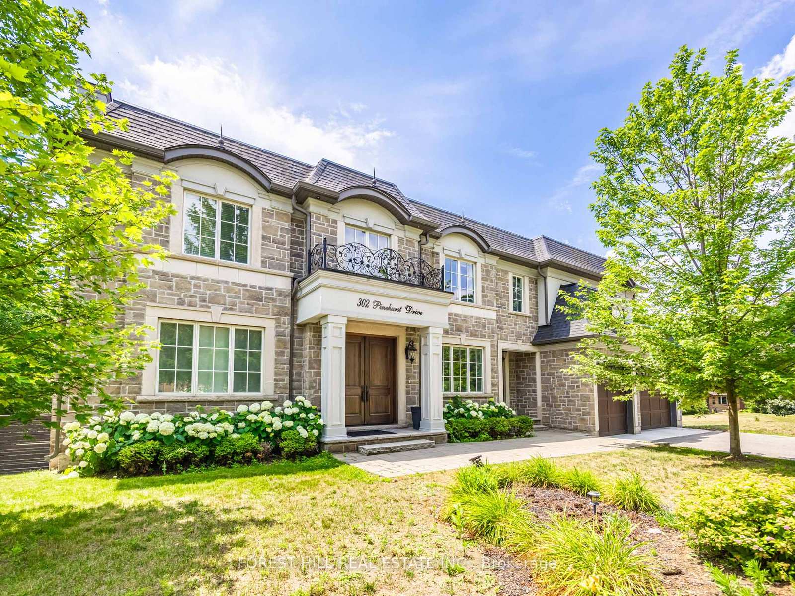 302-pinehurst-drive-w-oakville-ontario-w13019360