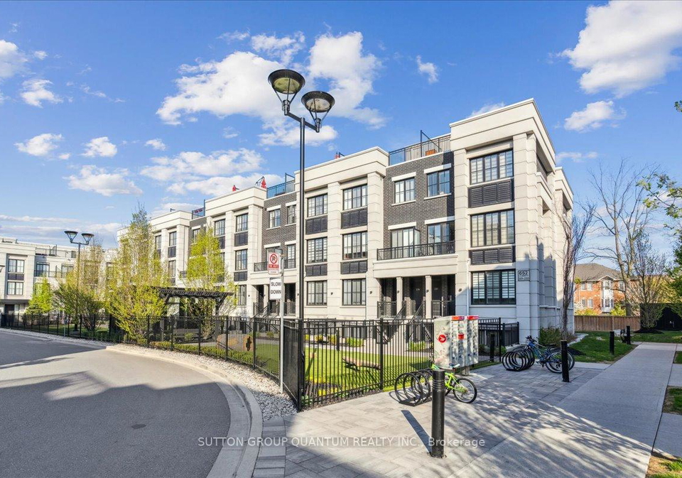 652-cricklewood-drive-mississauga-ontario-w13019370