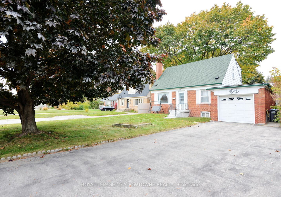 825-north-service-road-mississauga-ontario-w13019542