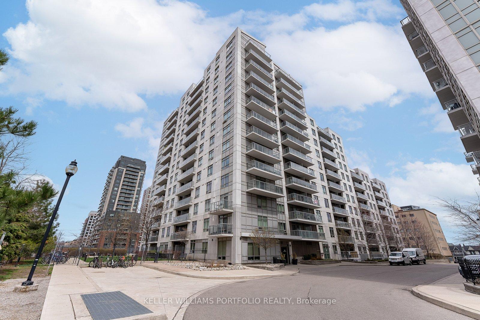816-lansdowne-avenue-toronto-ontario-w13019864