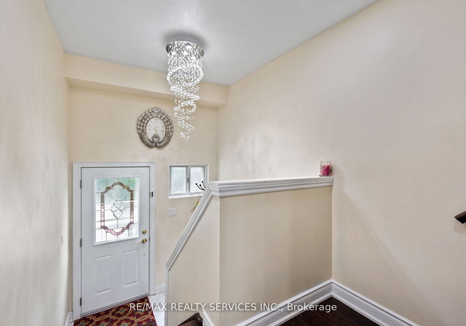 baronwood-court-brampton-ontario-w13019880