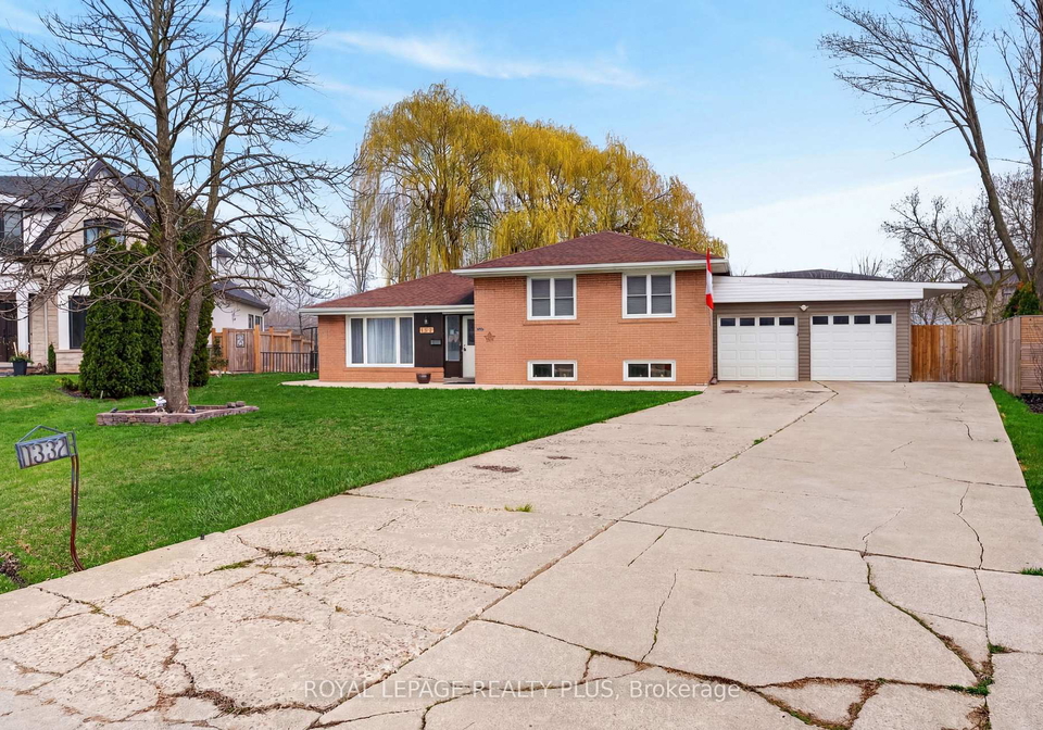 1332-stanbury-road-oakville-ontario-w13020168