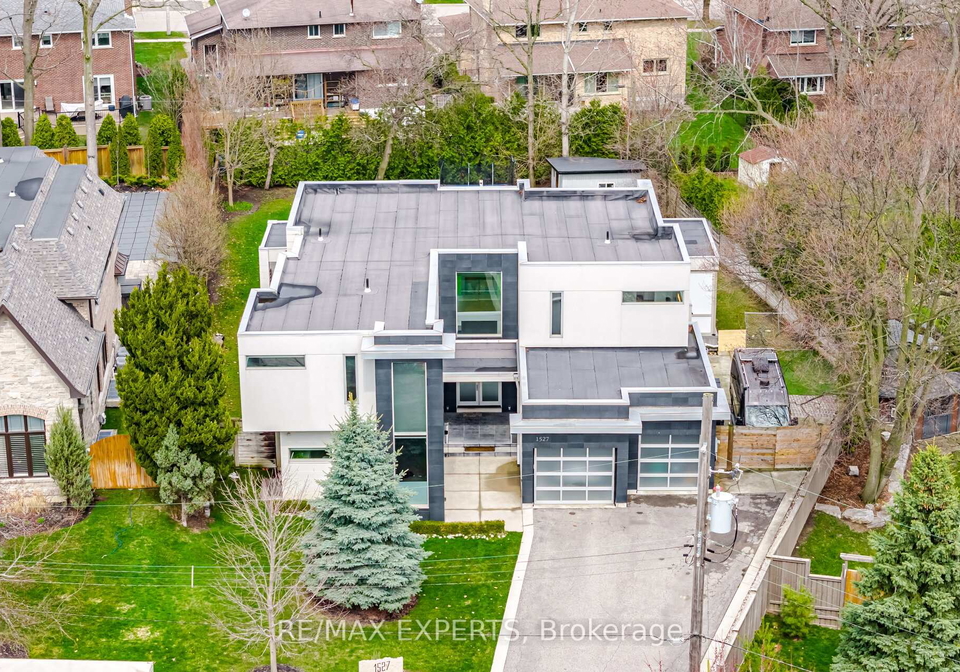 1527-glenhill-crescent-mississauga-ontario-w13020210