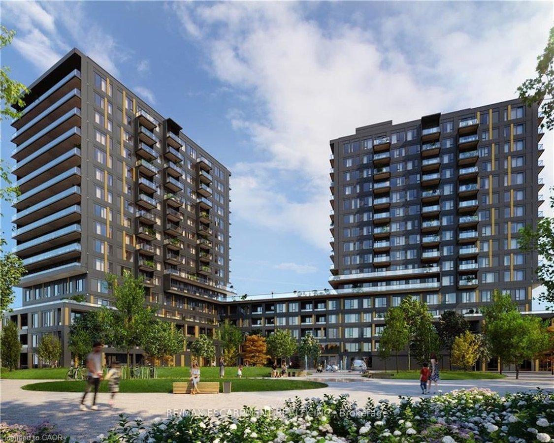 4878-powers-common-burlington-ontario-w13020372