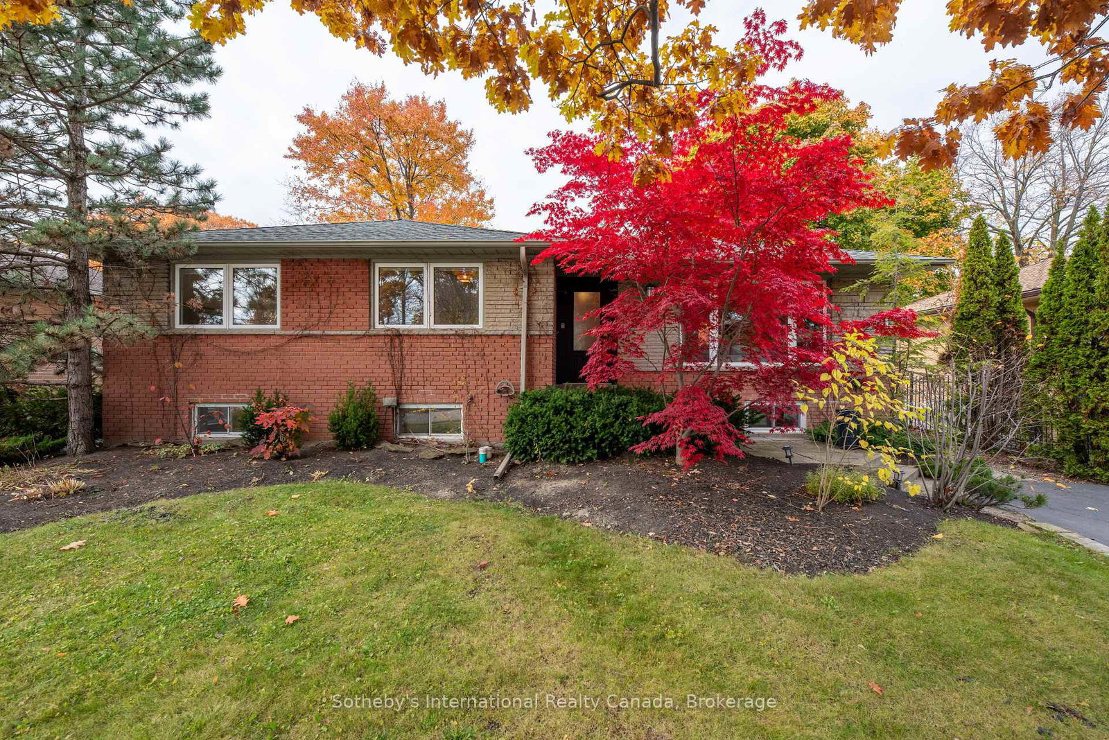 71-north-forster-park-drive-oakville-ontario-w13021096