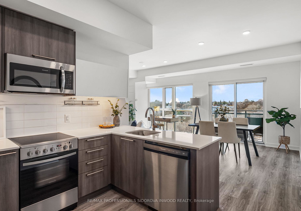 25-neighbourhood-lane-etobicoke-ontario-w13021112