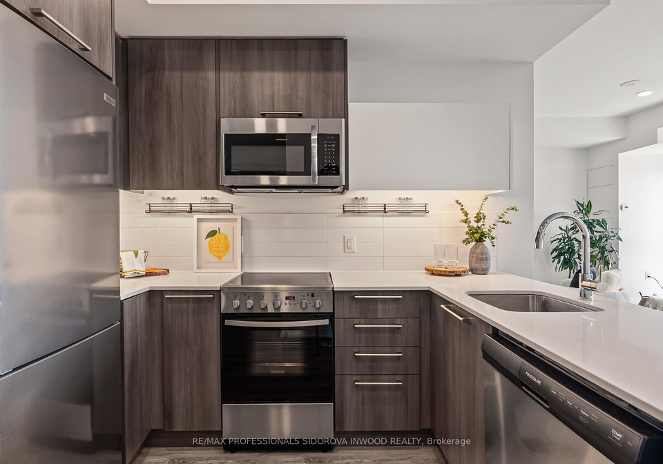 25-neighbourhood-lane-etobicoke-ontario-w13021112