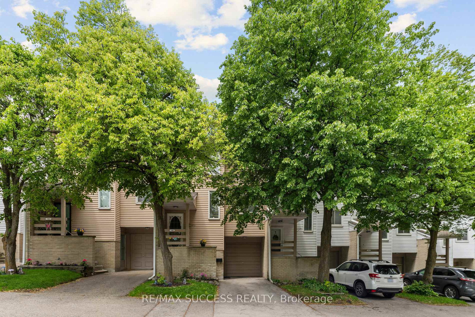 82-lynden-circle-halton-hills-ontario-w13021240