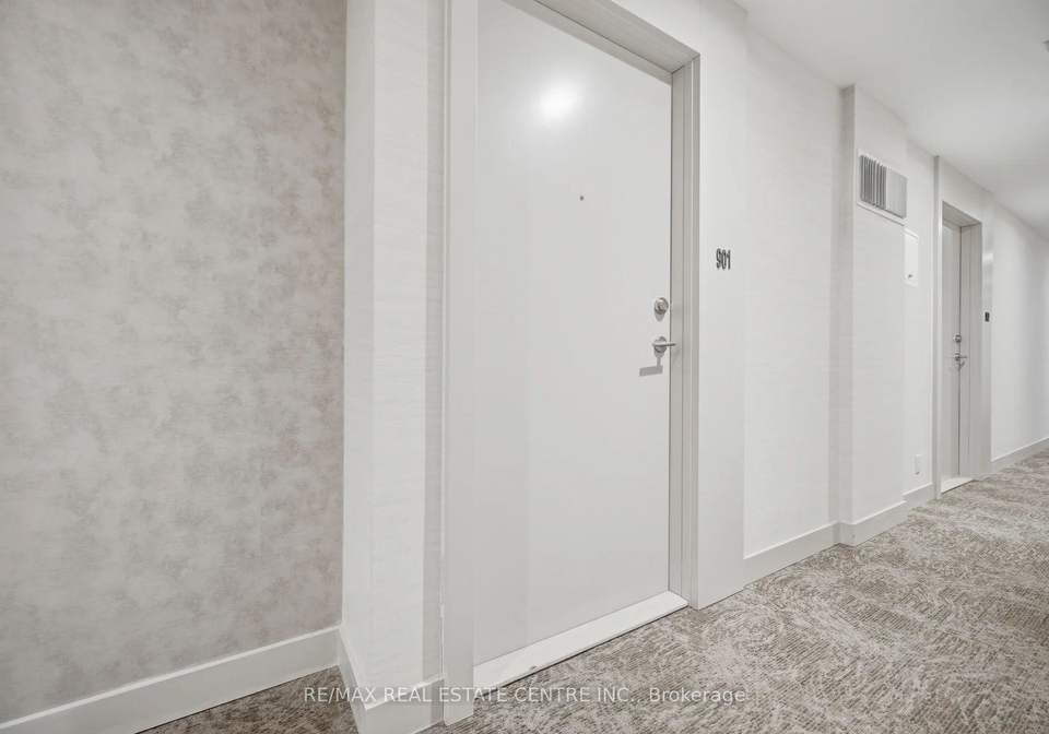 215-veterans-drive-brampton-ontario-w13021294