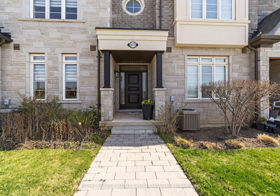 2275-khalsa-gate-oakville-ontario-w13021330