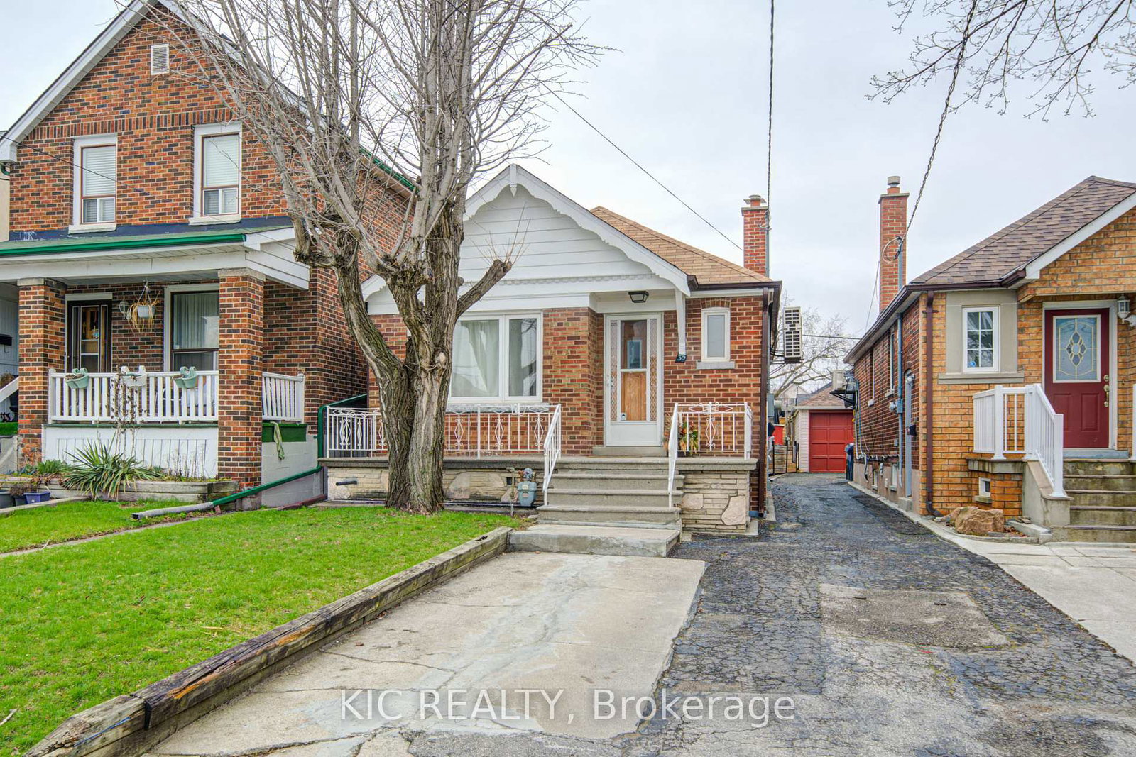 35-montcalm-avenue-north-york-ontario-w13021562