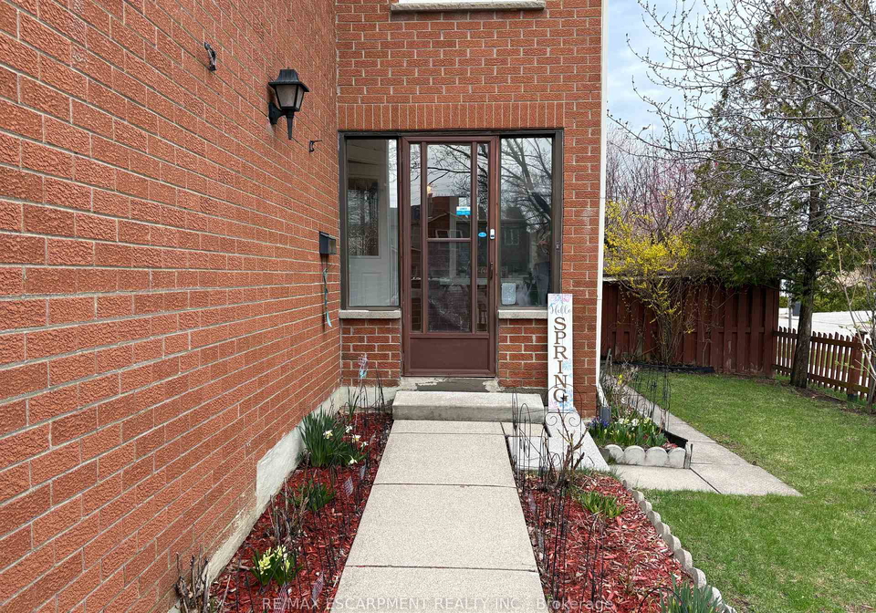 4313-lee-drive-mississauga-ontario-w13021880
