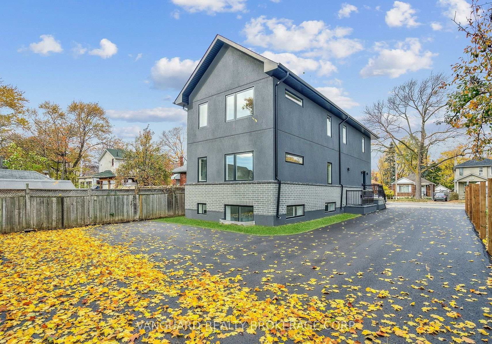 1937-lawrence-avenue-w-north-york-ontario-w13021948