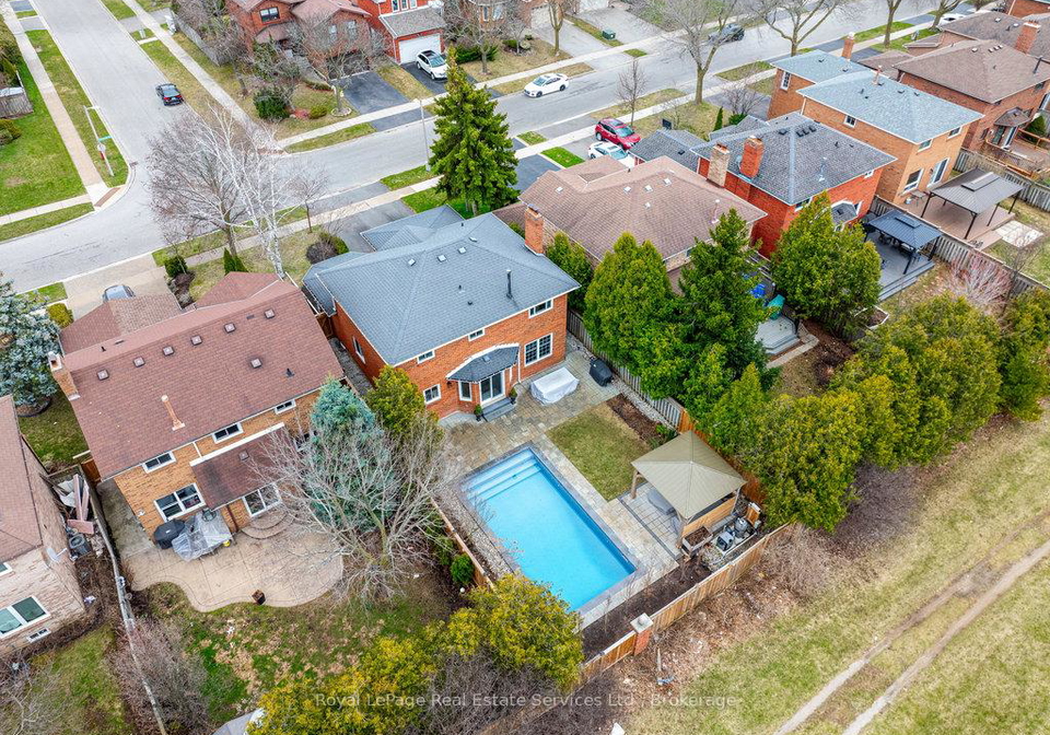 1531-stoneybrook-trail-oakville-ontario-w13022096