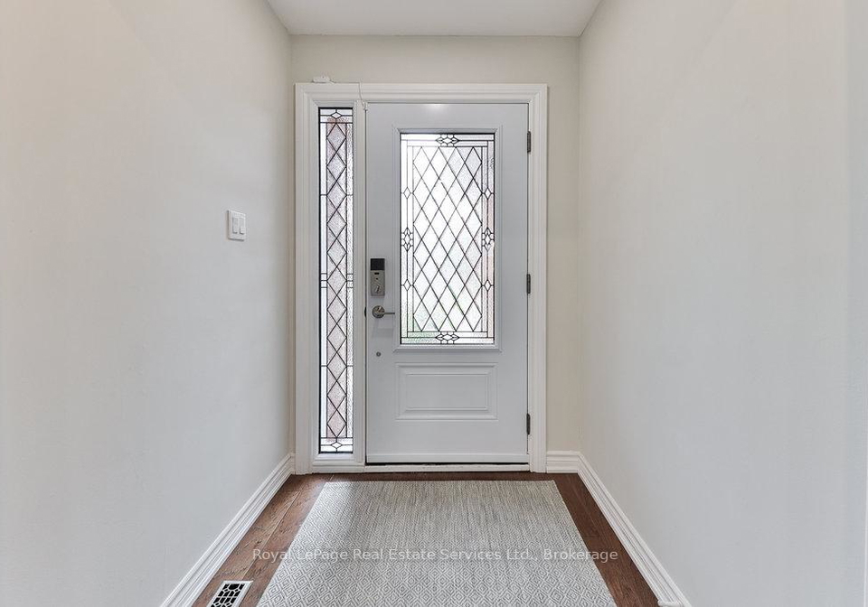 1531-stoneybrook-trail-oakville-ontario-w13022096